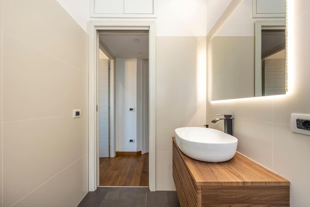 Stylish Apartment Rome Air Conditionig Wifi Tv 50 Metro 4 Minutes Away Extérieur photo